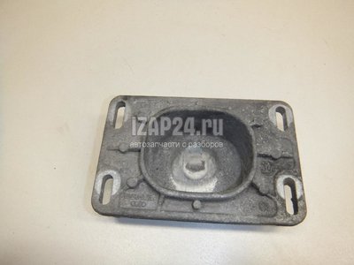 8E0199335K Кронштейн опоры двигателя VAG A4 [B6] (2000 - 2004)