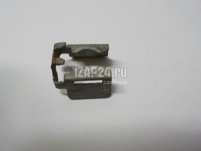 175715L30A Кронштейн форсунки Nissan Almera Tino (2000 - 2006)
