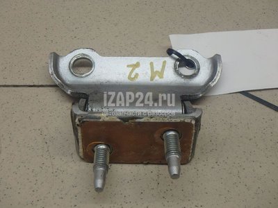 6881048010 Петля двери багажника Toyota RX 300/330/350/400h (2003 - 2009)