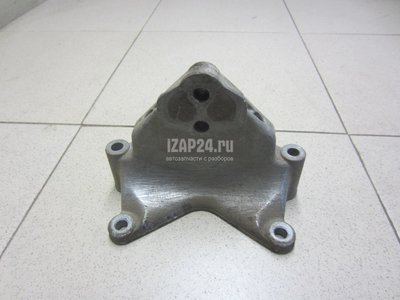 7L0399649D Кронштейн опоры КПП VAG Touareg (2002 - 2010)