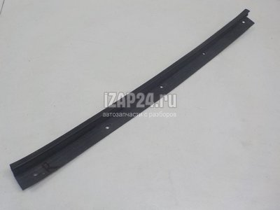 658202F000 Уплотнитель капота Nissan Primera P11E (1996 - 2002)