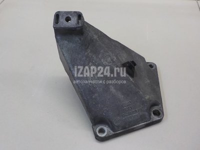 4B0199307C Кронштейн двигателя левый VW Passat [B5] (2000 - 2005)