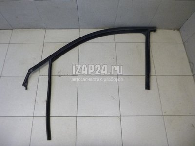 82530c5000 Уплотнитель стекла двери Hyundai-Kia Sorento III Prime (2015 - 2020)