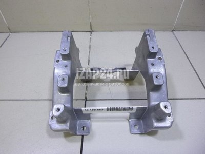 7L0863345 Кронштейн крепления подлокотника VAG Cayenne (2003 - 2010)