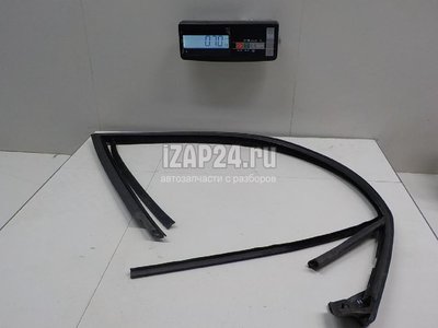 4D0837440J Уплотнитель двери VAG A8 [4D] (1999 - 2002)