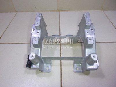 7L0863345 Кронштейн крепления подлокотника VAG Cayenne (2003 - 2010)