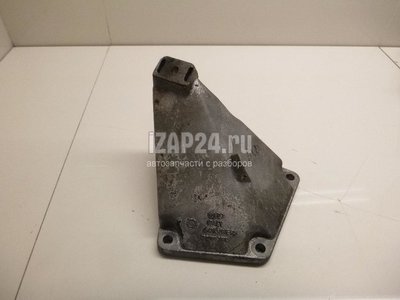 4B0199307C Кронштейн двигателя левый VW Passat [B5] (2000 - 2005)