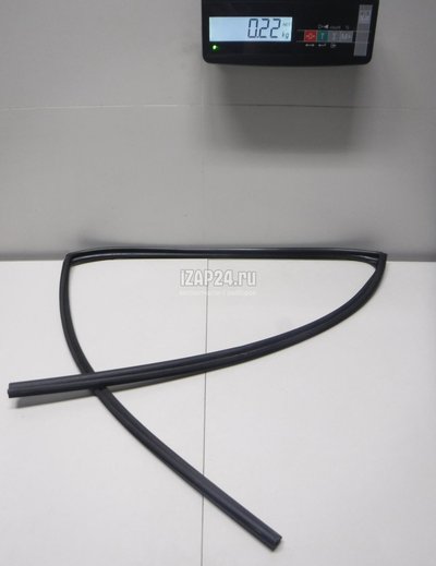 6814202110 Уплотнитель стекла двери Toyota Auris (E15) (2006 - 2012)