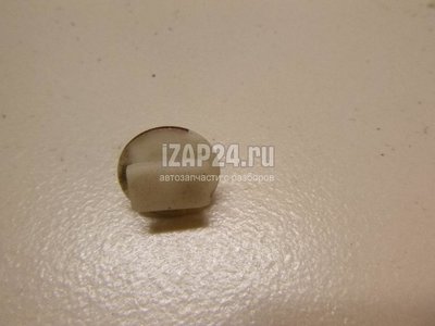 174864 Крепеж (клоп) GM Corsa A (1982 - 1993)