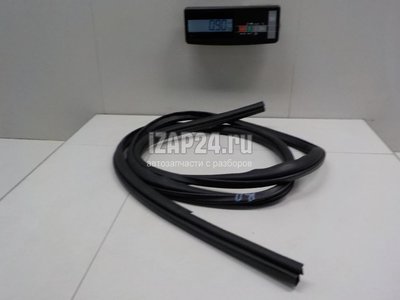 5725A266 Уплотнитель двери Mitsubishi ASX 2010