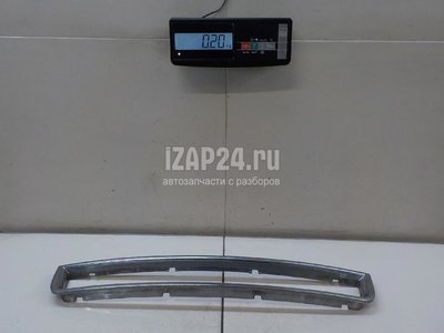 8E0807647 Решетка в бампер центральная VAG A4 [B6] (2000 - 2004)