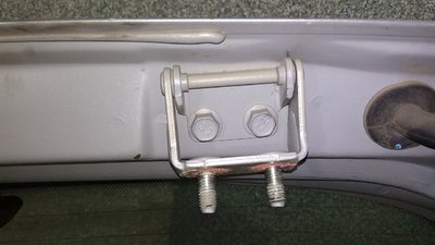 ПЕТЛЯ КРЫШКИ БАГАЖНИКА левый , ХБ CHEVROLET AVEO 2009