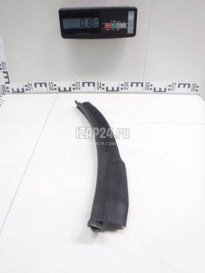 LR082981 Уплотнитель двери Land Rover Discovery V 2017