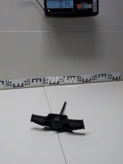 7P0601233 Кронштейн крепления запасного колеса VAG Touareg (2010 - 2018)