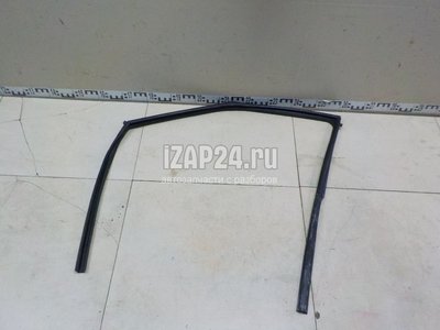 8366562J00 Уплотнитель стекла двери Suzuki Swift (2004 - 2010)