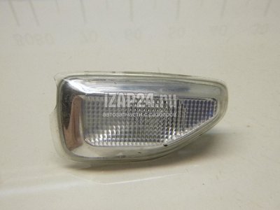 261601801R Повторитель на крыло правый белый Renault Sandero 2014