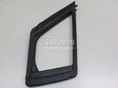 8467561M00 Уплотнитель стекла двери Suzuki SX4 2013