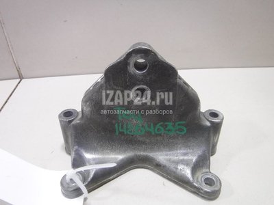 7L0399649B Кронштейн опоры КПП VAG Touareg (2010 - 2018)