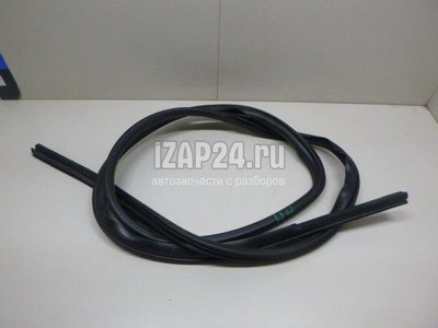 5725A188 Уплотнитель двери Mitsubishi ASX 2010