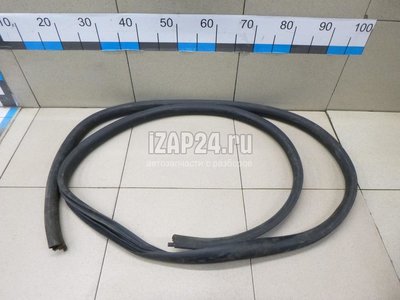 808324832R Уплотнитель двери Renault Sandero 2014