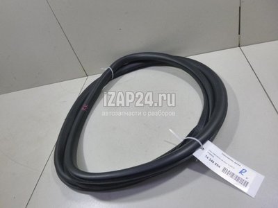 31385842 Уплотнитель двери Volvo V40/V40 Cross Country (2012 - 2019)