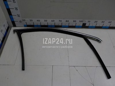 68142968AB Уплотнитель стекла двери Chrysler Cherokee (KL) 2013