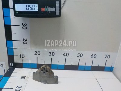 7L0399649B Кронштейн опоры КПП VAG Touareg (2002 - 2010)