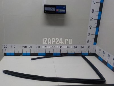 30762959 Уплотнитель стекла двери Volvo XC90 (2002 - 2015)