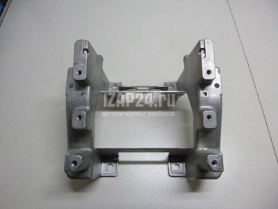 7L0863345 Кронштейн крепления подлокотника VAG Cayenne (2003 - 2010)