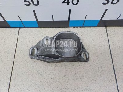 8E0199335N Кронштейн опоры двигателя VAG Exeo (2009 - 2013)