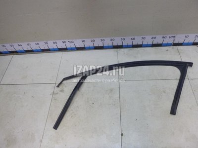 31662593 Уплотнитель стекла двери Volvo V40/V40 Cross Country (2012 - 2019)