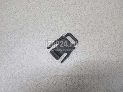 7L0121079A Кронштейн радиатора VAG Touareg (2002 - 2010)