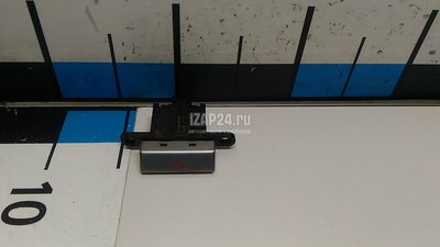 UR56664H0 Кнопка аварийной сигнализации Mazda Ranger (2006 - 2012)