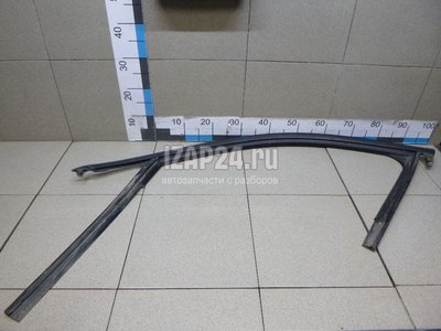 8X4837439A Уплотнитель стекла двери VAG A1 (8X) (2010 - 2018)