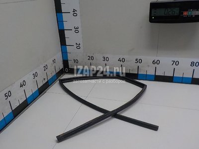 72775SMGE01 Уплотнитель стекла двери Honda Civic 5D (2006 - 2012)