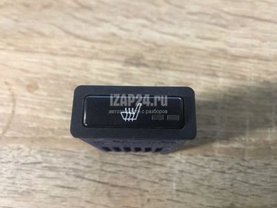 YUG000230PUY Кнопка обогрева сидений Land Rover Range Rover III (LM) (2002 - 2012)