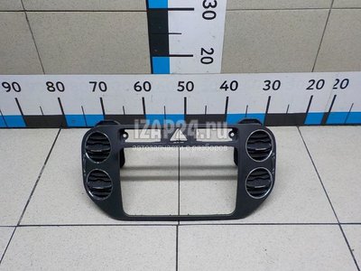 5M0858069NVAL Рамка магнитолы VAG Golf Plus (2005 - 2014)