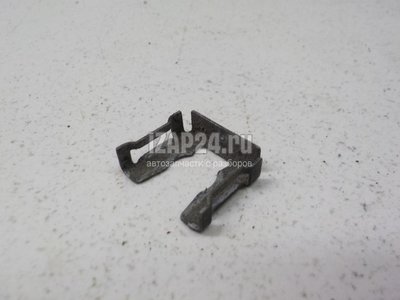 037133047 Зажим VAG Golf V (2003 - 2009)