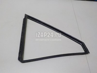 6818848030 Уплотнитель форточки правой Toyota RX 300/330/350/400h (2003 - 2009)