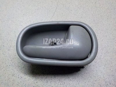 D06158330B05 Ручка двери внутренняя правая Mazda Demio (2000 - 2007)