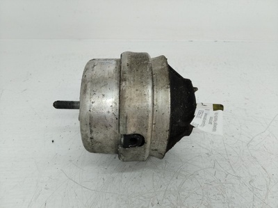 8D0199379AE Подушка крепления двигателя Volkswagen Passat B5+ (GP) 2004