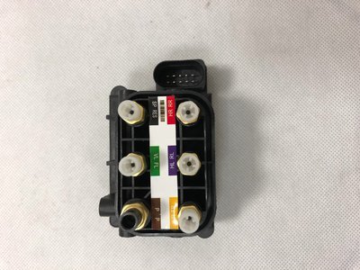 A2123200158 блок клапанов airmatic мерседес w212 cls w218 новый