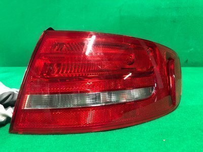8K9945096A фонарь задний прав audi a4 b8 универсал