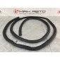7L6827705K уплотнительная резинка крышки багажника (двери) Volkswagen Touareg 7L6, 7L7, 7LA 2003 (2002-2010) , <strong>-Б/У Детали сняты с АВТОМОБИЛЯ</strong>