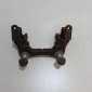 LR061379 Скоба суппорта заднего Land Rover Discovery Sport 2014