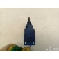 1J0927189E Датчик положения педали сцепления Volkswagen Jetta 4 2000