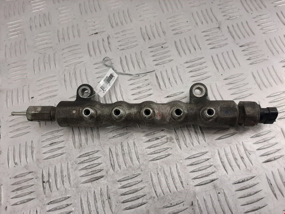 топливная рампа авенсис. топливная рейка авенсис. топливная рампа авенсис 2004г. топливная рампа авенсис. Toyota avensis 2004 год топливная рампа.