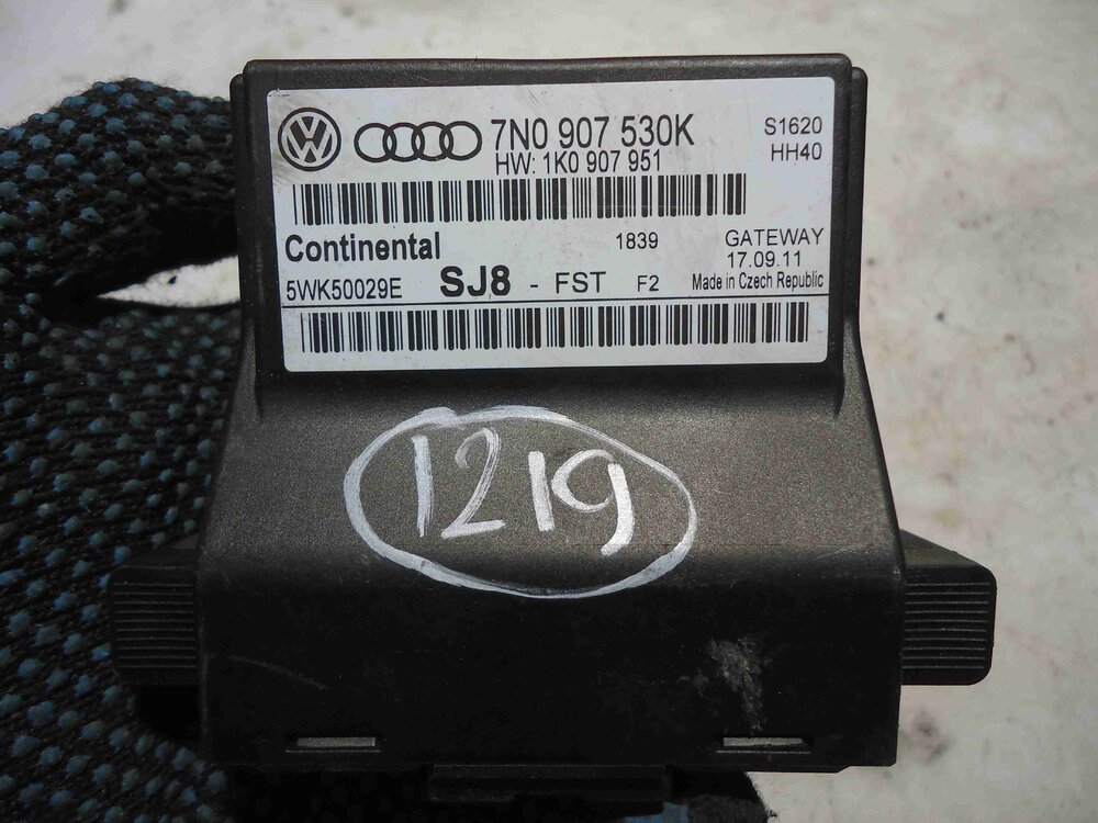 Блок комфорта пассат. 8 t блок цилиндров. Номера блока пассат. Блок комфорта фольксваген бора. Номера блока пассат.