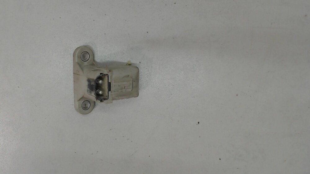 Датчик высоты кузова ягуар задний. Датчик положения двери. Датчик положения двери. Контактный датчик положения двери. Датчик положения двери.