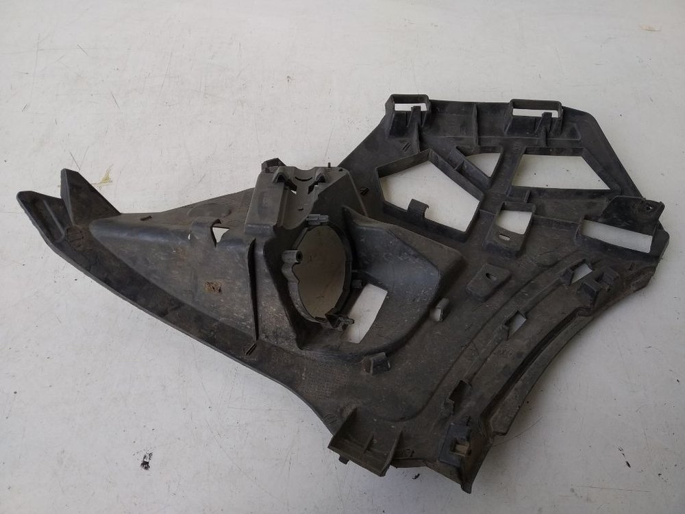 Новая оригинальная правая. Крыло левое skoda rapid 2. Крыло переднее правое рено каптур. Новая оригинальная правая. 71503-4lc00.